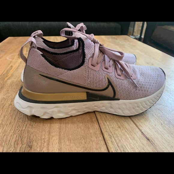 Nike epic react running shoe - Picture 2 of 6